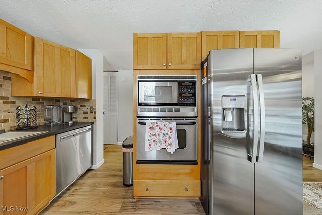 887 Ridgeview Drive, Medina, OH 44256