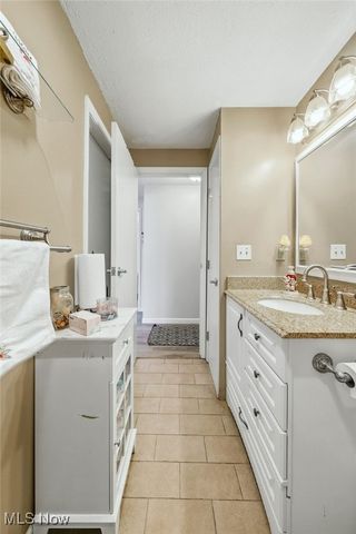 887 Ridgeview Drive, Medina, OH 44256