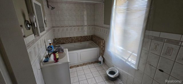 550 W Grixdale, Detroit, MI 48203