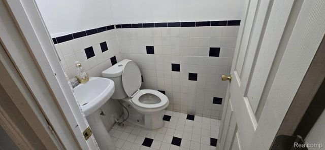 550 W Grixdale, Detroit, MI 48203