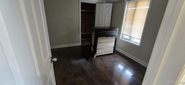 550 W Grixdale, Detroit, MI 48203