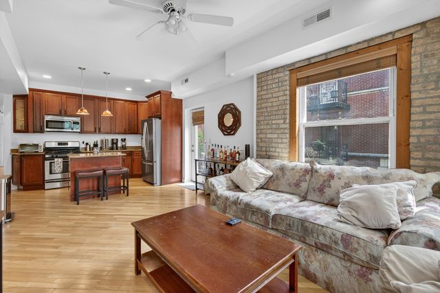 1342 W Greenleaf Avenue 1A, Chicago, IL 60626