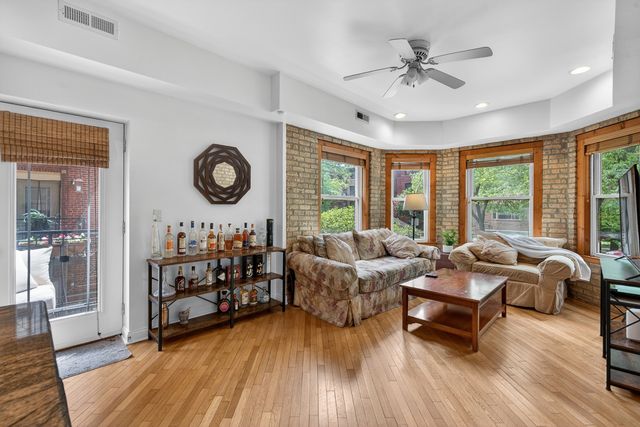 1342 W Greenleaf Avenue 1A, Chicago, IL 60626