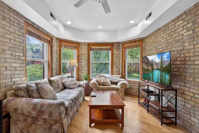 1342 W Greenleaf Avenue 1A, Chicago, IL 60626