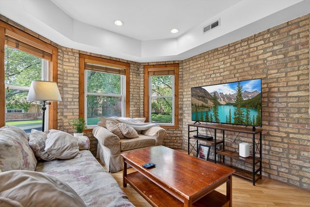 1342 W Greenleaf Avenue 1A, Chicago, IL 60626