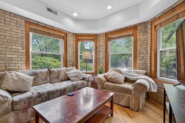 1342 W Greenleaf Avenue 1A, Chicago, IL 60626