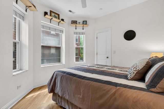 1342 W Greenleaf Avenue 1A, Chicago, IL 60626