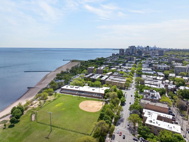1342 W Greenleaf Avenue 1A, Chicago, IL 60626