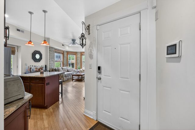 1342 W Greenleaf Avenue 1A, Chicago, IL 60626