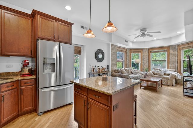 1342 W Greenleaf Avenue 1A, Chicago, IL 60626