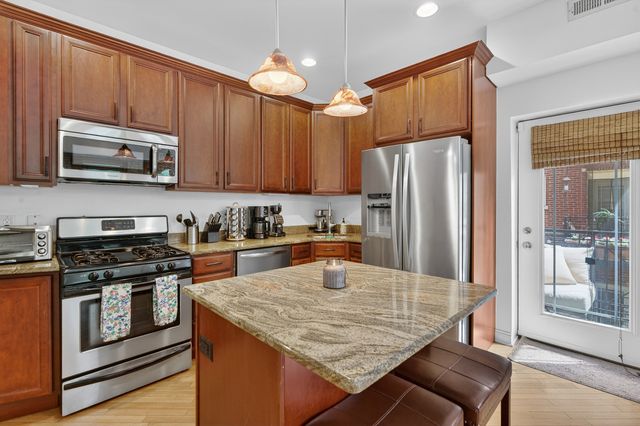 1342 W Greenleaf Avenue 1A, Chicago, IL 60626