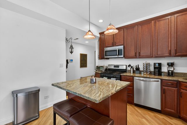 1342 W Greenleaf Avenue 1A, Chicago, IL 60626