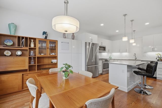13 Paddock Ln 13, Woburn, MA 01801