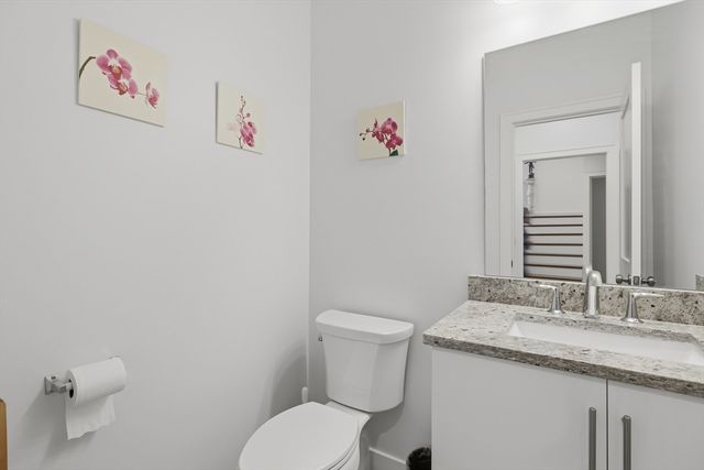 13 Paddock Ln 13, Woburn, MA 01801