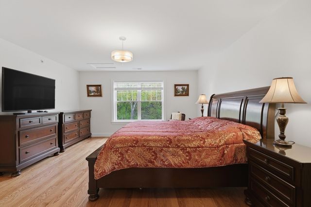 13 Paddock Ln 13, Woburn, MA 01801