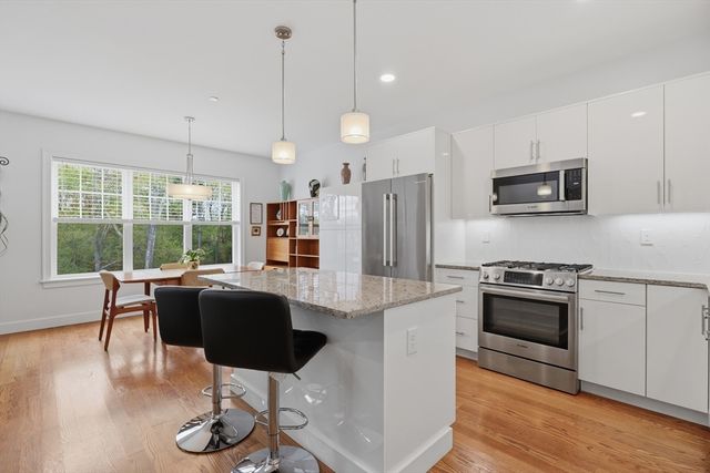 13 Paddock Ln 13, Woburn, MA 01801