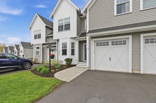 13 Paddock Ln 13, Woburn, MA 01801