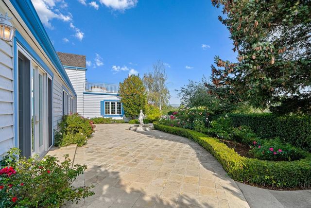 22 Hollins Drive, Santa Cruz, CA 95060