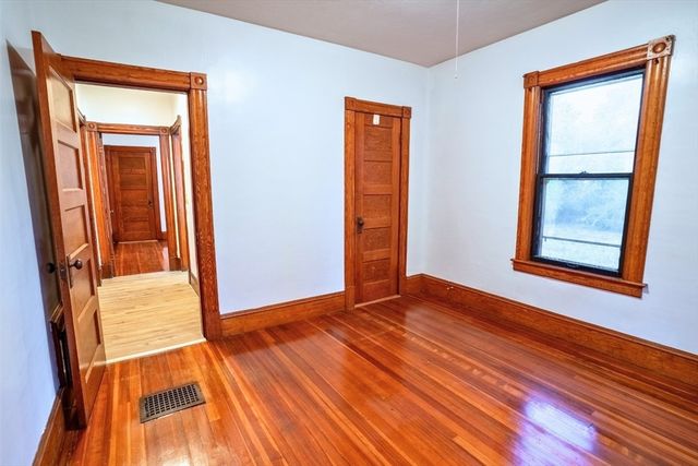 29 Pasco 2, Springfield, MA 01151