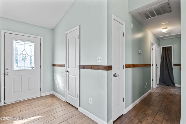 211 Lockwood Court, Hubert, NC 28539