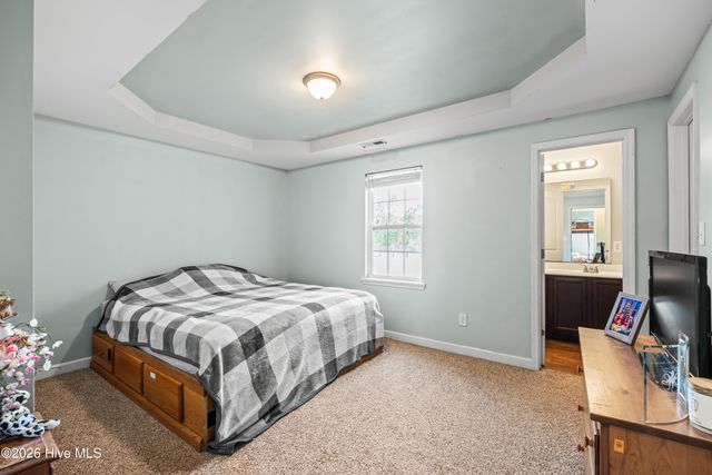 211 Lockwood Court, Hubert, NC 28539