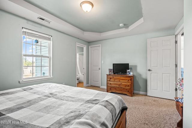 211 Lockwood Court, Hubert, NC 28539