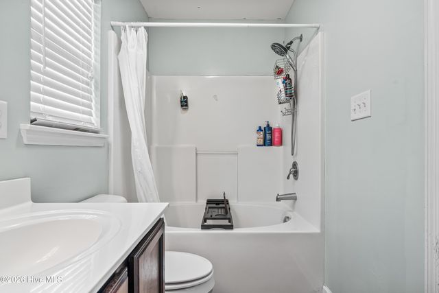 211 Lockwood Court, Hubert, NC 28539