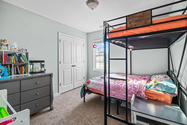 211 Lockwood Court, Hubert, NC 28539