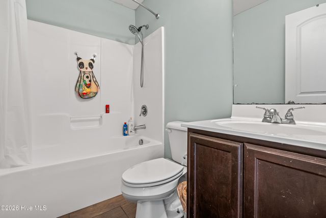 211 Lockwood Court, Hubert, NC 28539