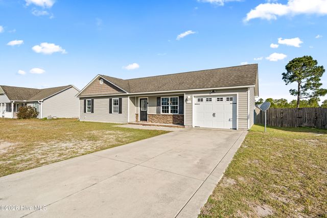 211 Lockwood Court, Hubert, NC 28539