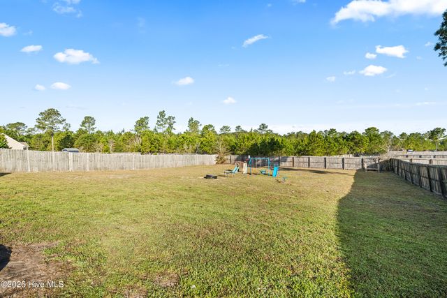 211 Lockwood Court, Hubert, NC 28539