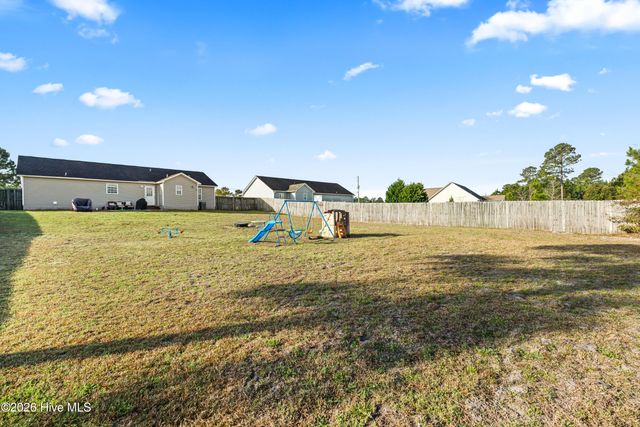 211 Lockwood Court, Hubert, NC 28539