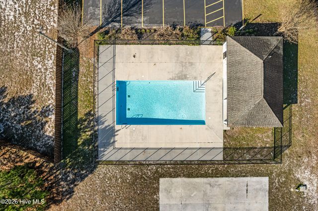 211 Lockwood Court, Hubert, NC 28539