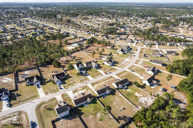 211 Lockwood Court, Hubert, NC 28539