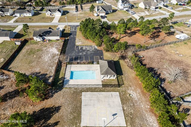 211 Lockwood Court, Hubert, NC 28539