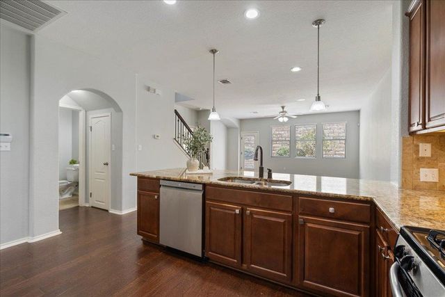 15 Stone Terrace DR, Austin, TX 78734