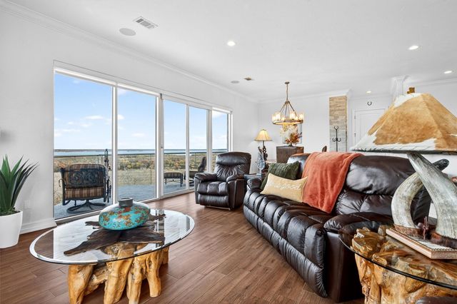 101 Diamond Pointe Loop 5N, Denison, TX 75020