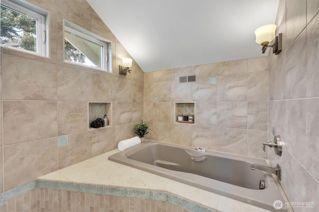 2635 46th Avenue SW, Seattle, WA 98116