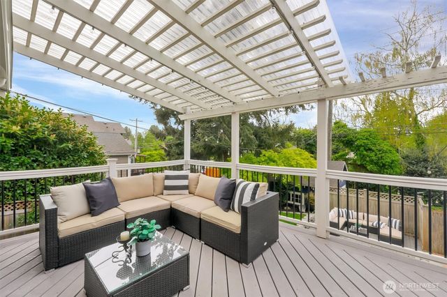 2635 46th Avenue SW, Seattle, WA 98116