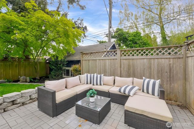 2635 46th Avenue SW, Seattle, WA 98116