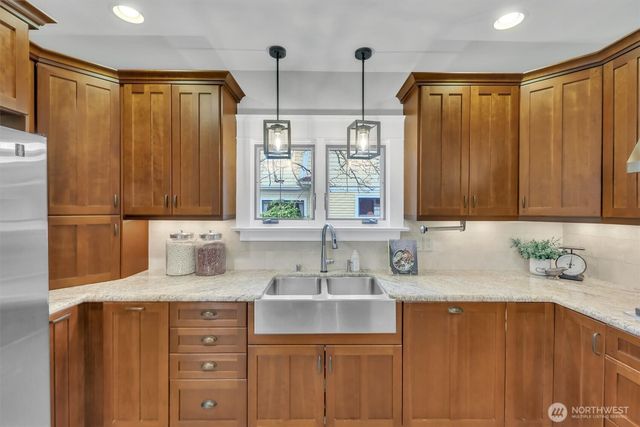 2635 46th Avenue SW, Seattle, WA 98116
