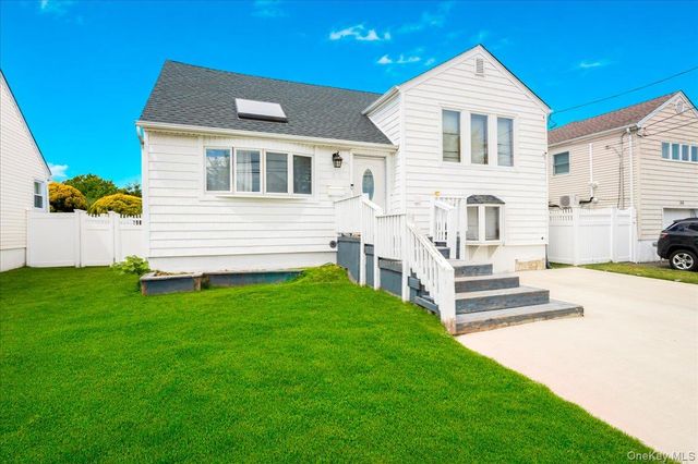 52 Martha Street, Freeport, NY 11520