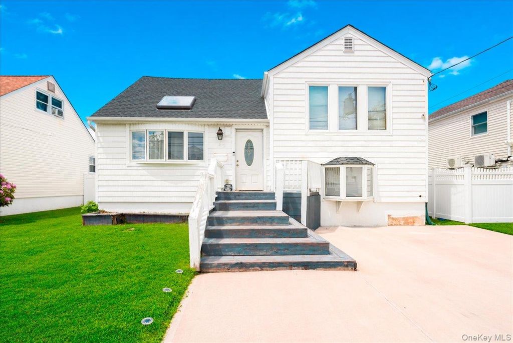 52 Martha Street, Freeport, NY 11520