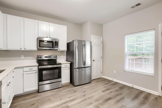 806 Laurens Way, Knightdale, NC 27545