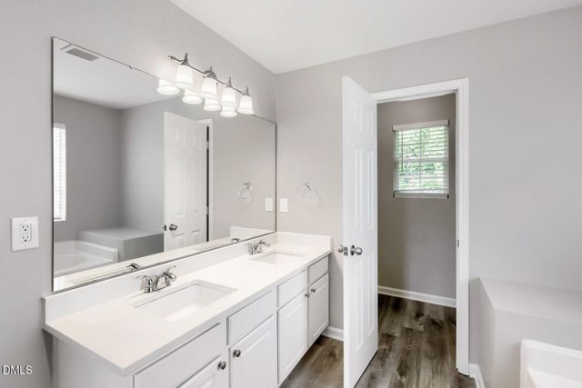 806 Laurens Way, Knightdale, NC 27545