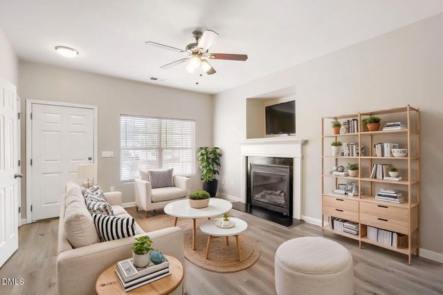 806 Laurens Way, Knightdale, NC 27545