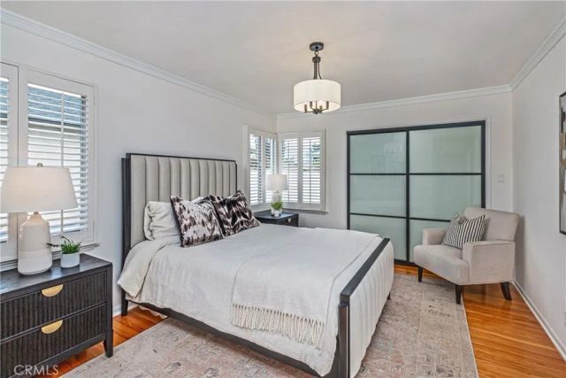 220 S Reese Place, Burbank, CA 91506