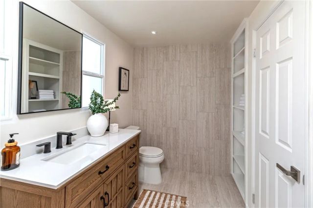 220 S Reese Place, Burbank, CA 91506