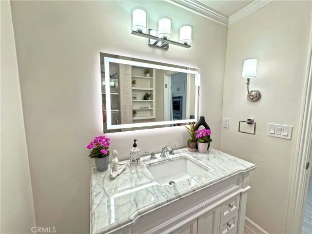 220 S Reese Place, Burbank, CA 91506