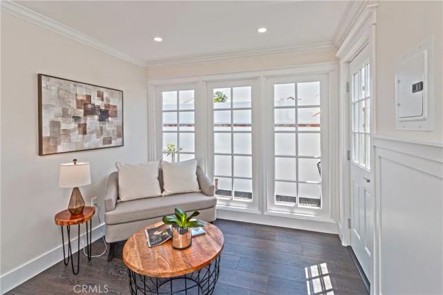 220 S Reese Place, Burbank, CA 91506